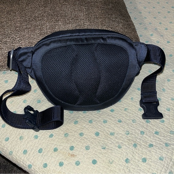 TUMI Men's Waist Bag - Picture 5 of 13